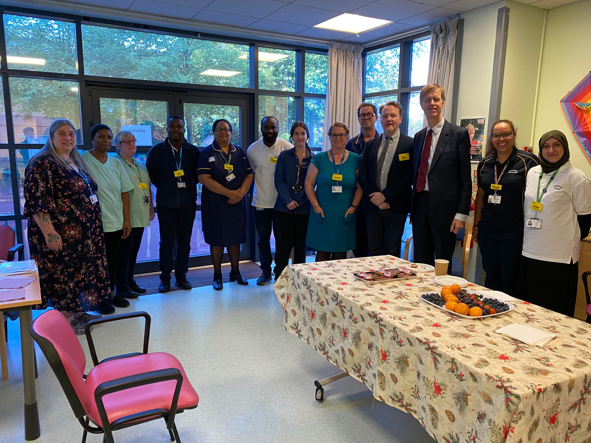 Sir Stephen Timms Mp Visits East Ham Care Centre East London Nhs